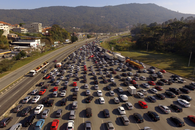 estradas-de-sao-paulo-devem-contar-com-trafego-intenso-no-natal