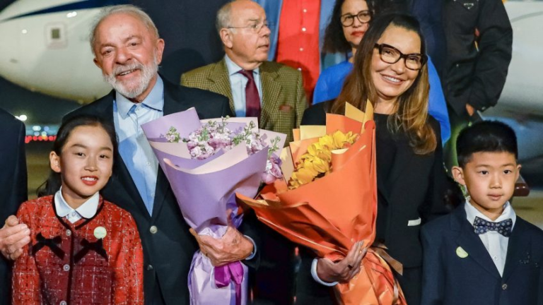 janja-passou-130-dias-fora-do-brasil,-24-a-mais-que-lula