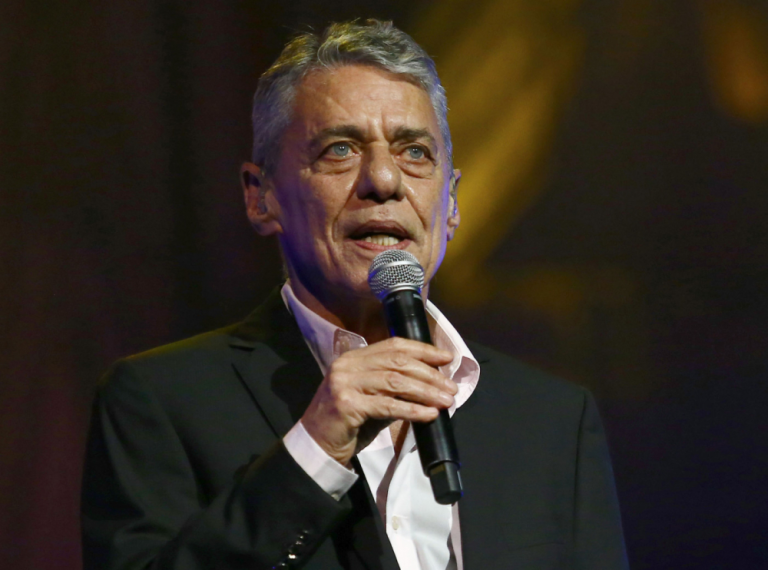 chico-buarque-se-recupera-bem-de-cirurgia-cerebral,-diz-medico