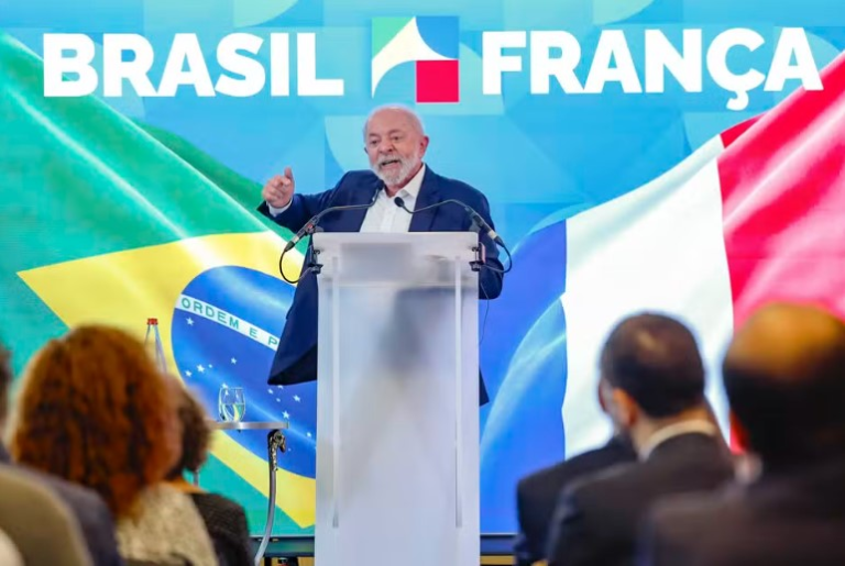 lula-defende-viagens-ao-exterior-e-diz-desconhecer-custos