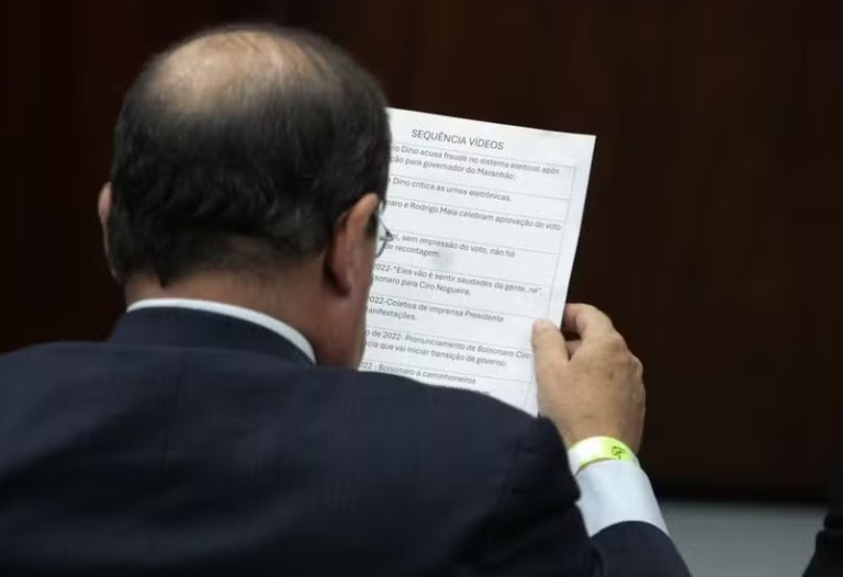 moraes-nega-pedido-de-bolsonaro-para-apresentar-videos-durante-interrogatorio-no-stf