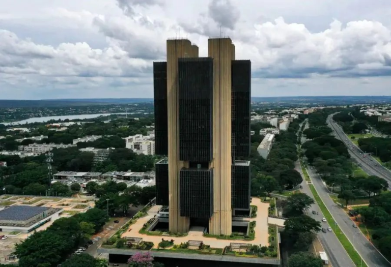 ataque-hacker-a-servico-bancario-ligado-ao-banco-central-pode-ter-desviado-r$-800-milhoes